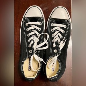 Never worn black converse